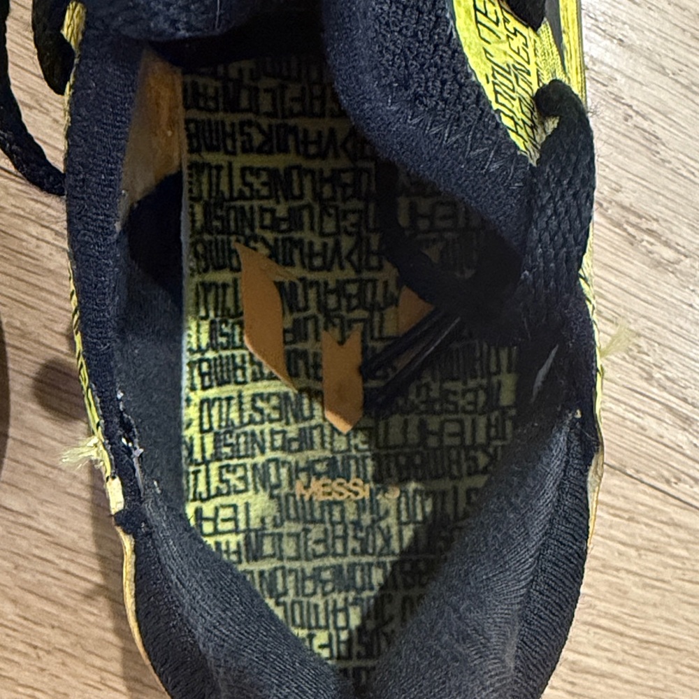 Adidas Boys X Speedflow Messi.4 GW7426 Yellow Kids soccer cleats US 5 big boys - Picture 5 of 9